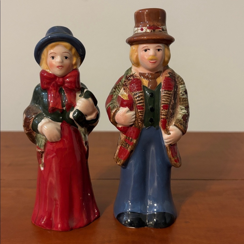 Vintage Victorian Couple Salt & Pepper Shakers Ceramic Figurines